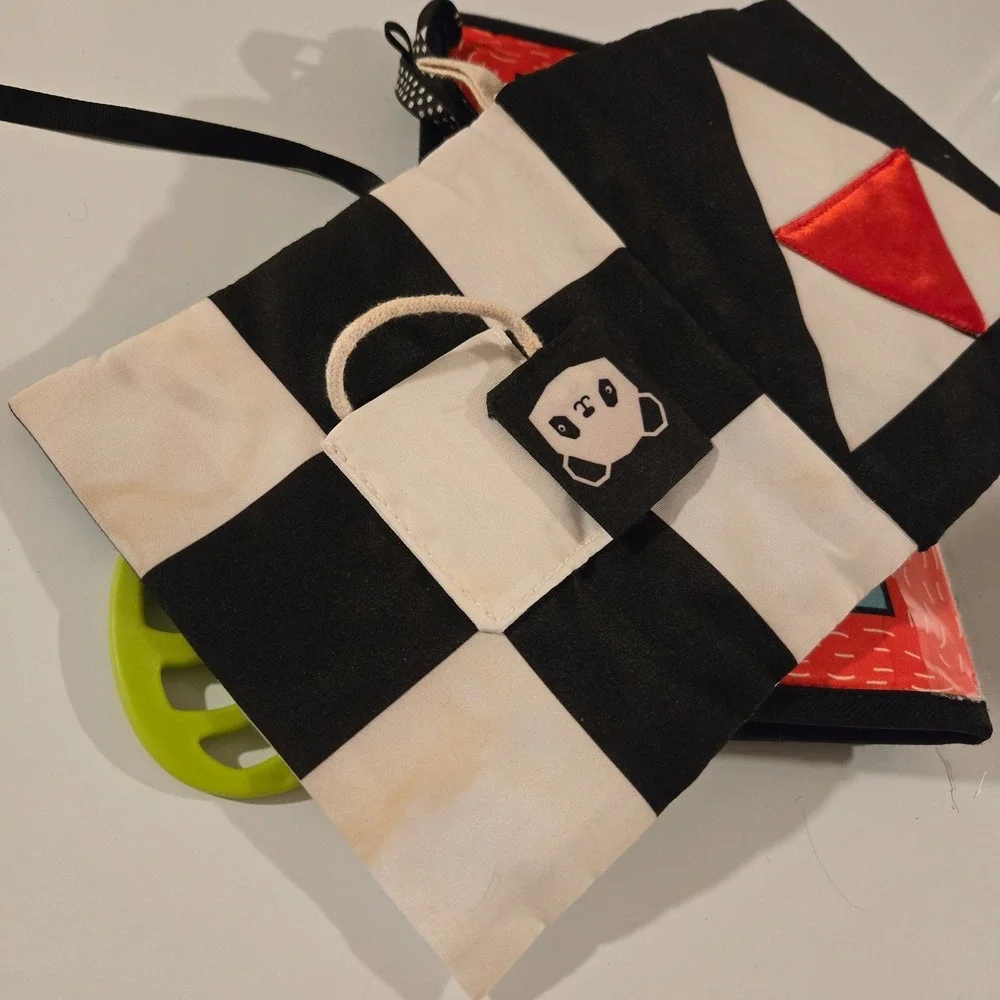 See, Touch, Learn: The Visual Quiet Book Experience , Age 0-12months up to 3 yrs